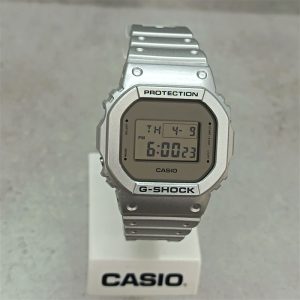 CASIO DW-5600FF-8ER - Image 2
